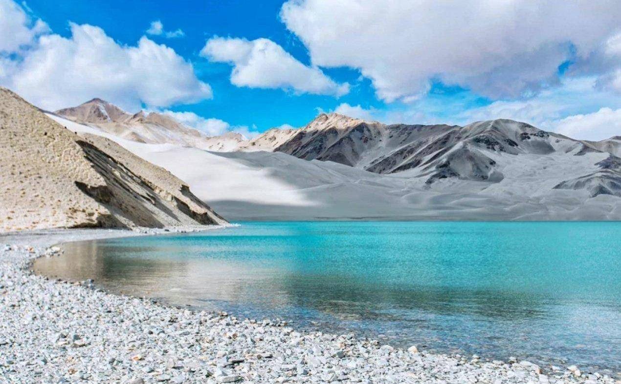 ho-bach-sa-tan-cuong