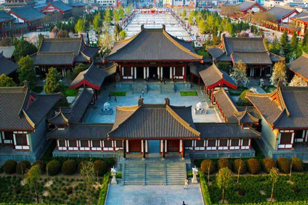 di-san-van-hoa-thap-dai-nhan-tay-an