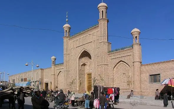 cac-nha-tho-hoi-giao-co-o-tan-cuong