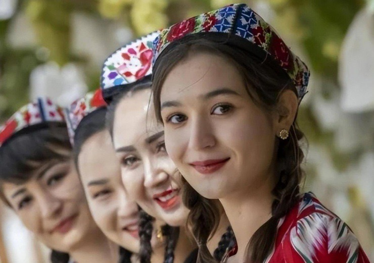 vẻ đẹp con gái tân cương